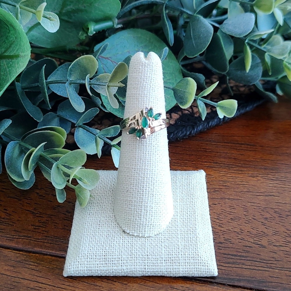 10k Solid Gold Emerald Ring - image 1